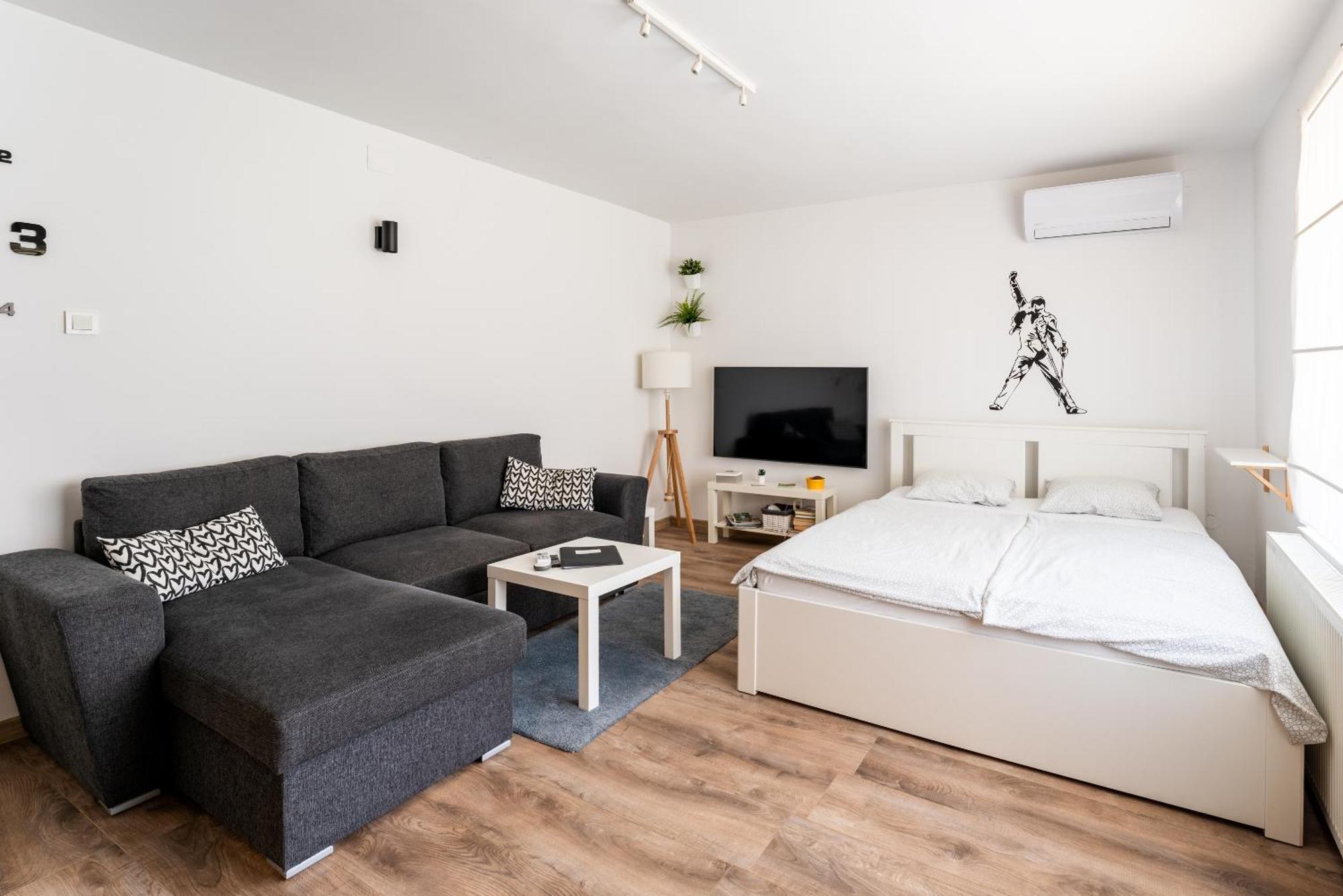 Studio Apartman Queen Бьеловар Экстерьер фото